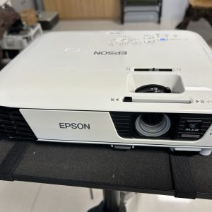 Máy chiếu cũ Epson EB-U32